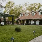 Kosbor Panzio Magyarszombatfa