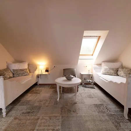 Kosbor Panzio Bed & Breakfast
