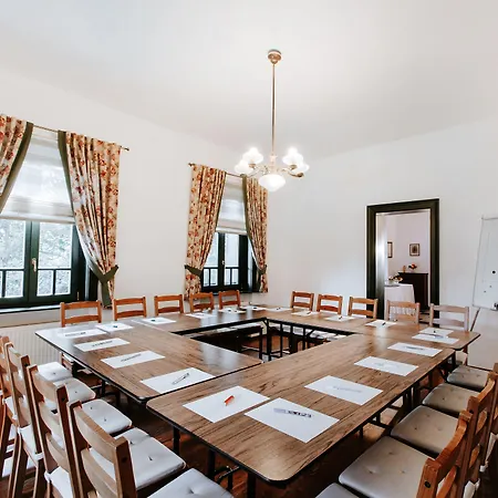 Kosbor Panzio Bed & Breakfast 4*