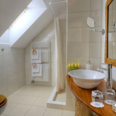 Kosbor Panzio Bed & Breakfast Magyarszombatfa