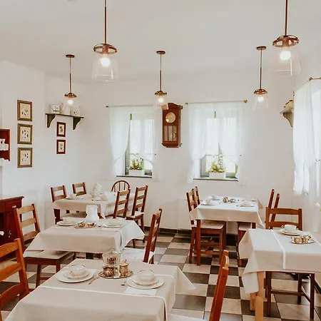 Bed & Breakfast Kosbor Panzio